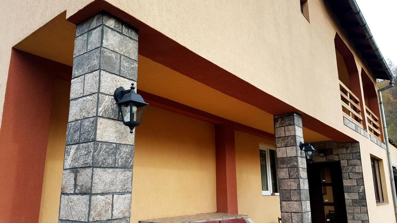 布朗Casa Dorina别墅 外观 照片